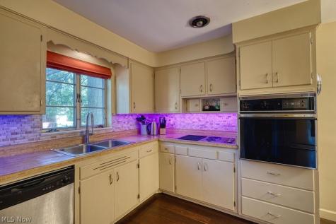 301 Breezewood Drive Bay Village OH 44140