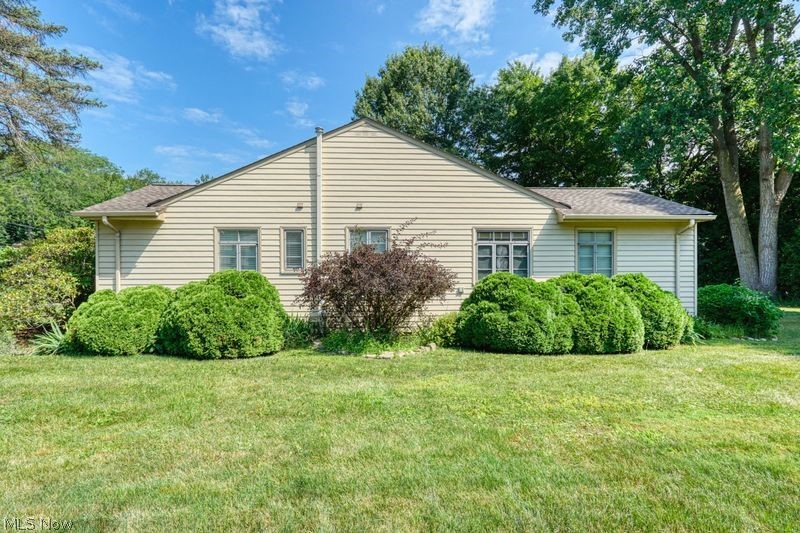 301 Breezewood Drive Bay Village OH 44140