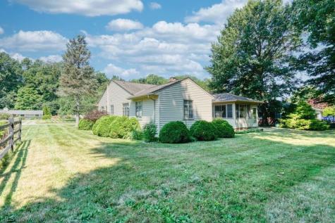 301 Breezewood Drive Bay Village OH 44140
