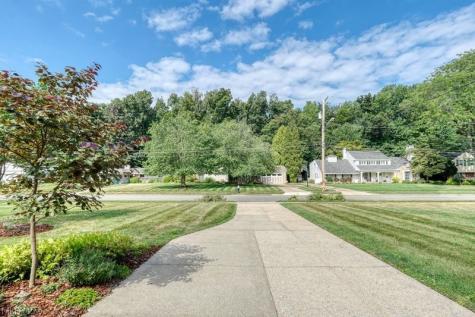301 Breezewood Drive Bay Village OH 44140