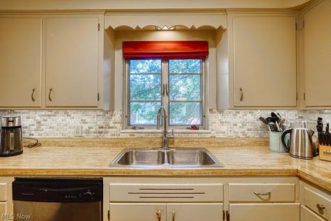 301 Breezewood Drive Bay Village OH 44140