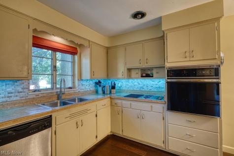 301 Breezewood Drive Bay Village OH 44140