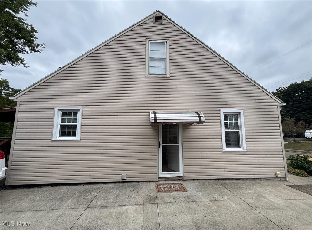 2461 Ogden Avenue Akron OH 44312