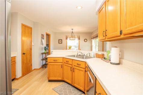 2316 Mount Pleasant Street NE Canton OH 44721