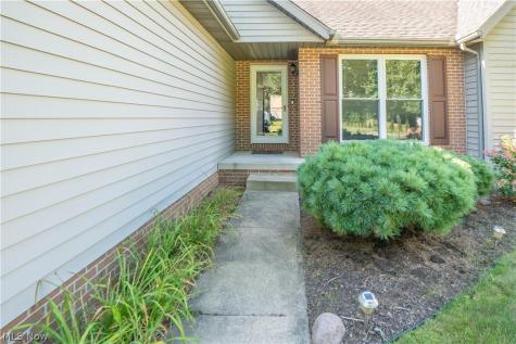 2316 Mount Pleasant Street NE Canton OH 44721