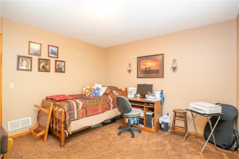 2316 Mount Pleasant Street NE Canton OH 44721