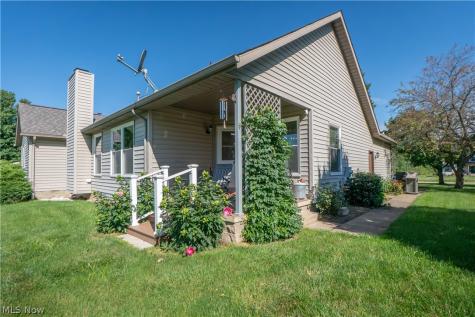 2316 Mount Pleasant Street NE Canton OH 44721