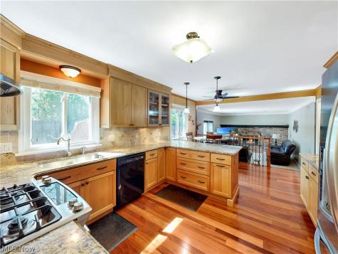 4788 Lindsey Lane Richmond Heights OH 44143