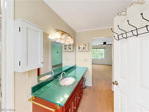 4788 Lindsey Lane Richmond Heights OH 44143
