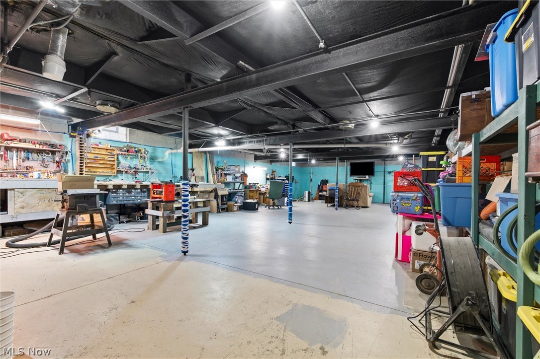 6502 N Park Avenue Bristolville OH 44402