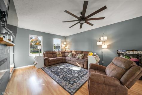 8225 Clover Lane Garrettsville OH 44231