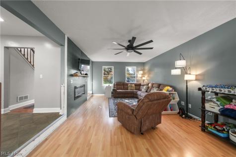 8225 Clover Lane Garrettsville OH 44231