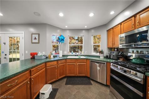 8225 Clover Lane Garrettsville OH 44231