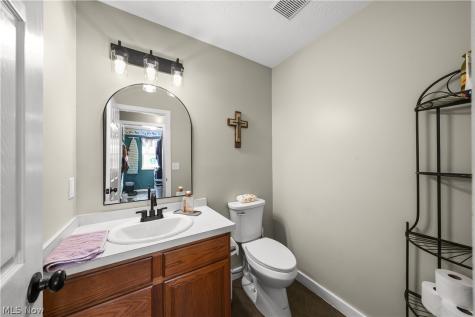 8225 Clover Lane Garrettsville OH 44231