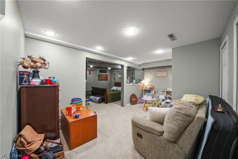 8225 Clover Lane Garrettsville OH 44231