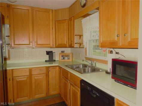 186 Pasadena Avenue Elyria OH 44035