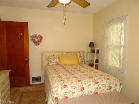 186 Pasadena Avenue Elyria OH 44035