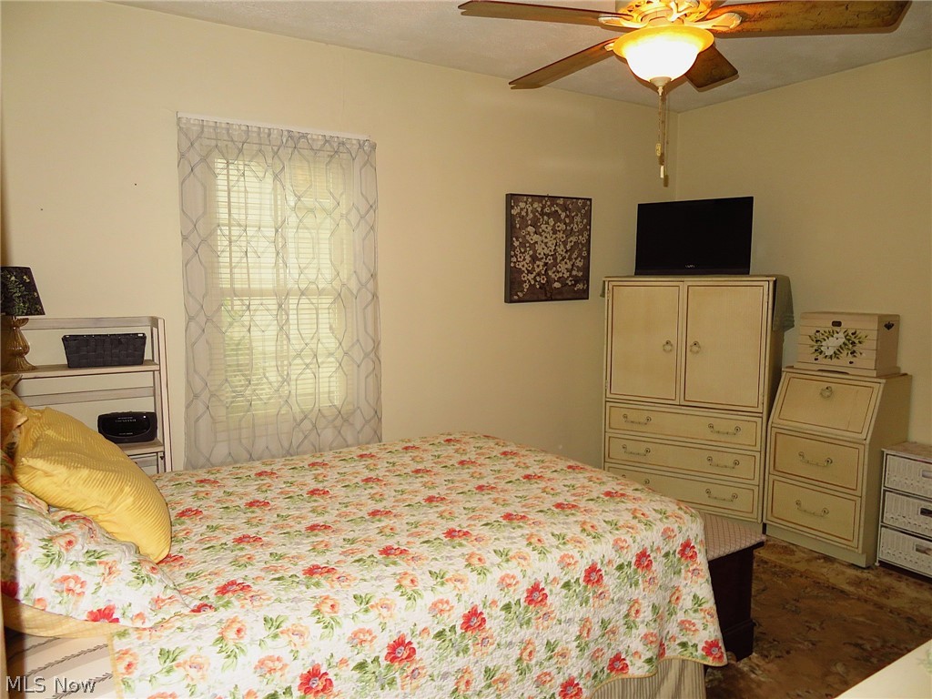 186 Pasadena Avenue Elyria OH 44035