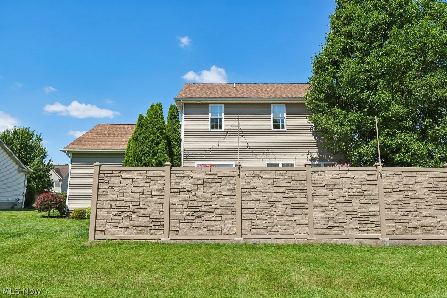 6563 N Carolina Drive Youngstown OH 44514