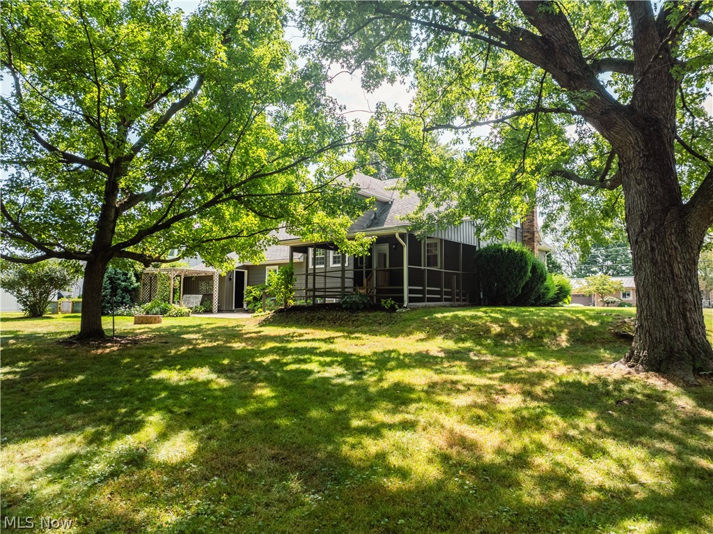 347 Bahlor St SW Sugarcreek OH 44681