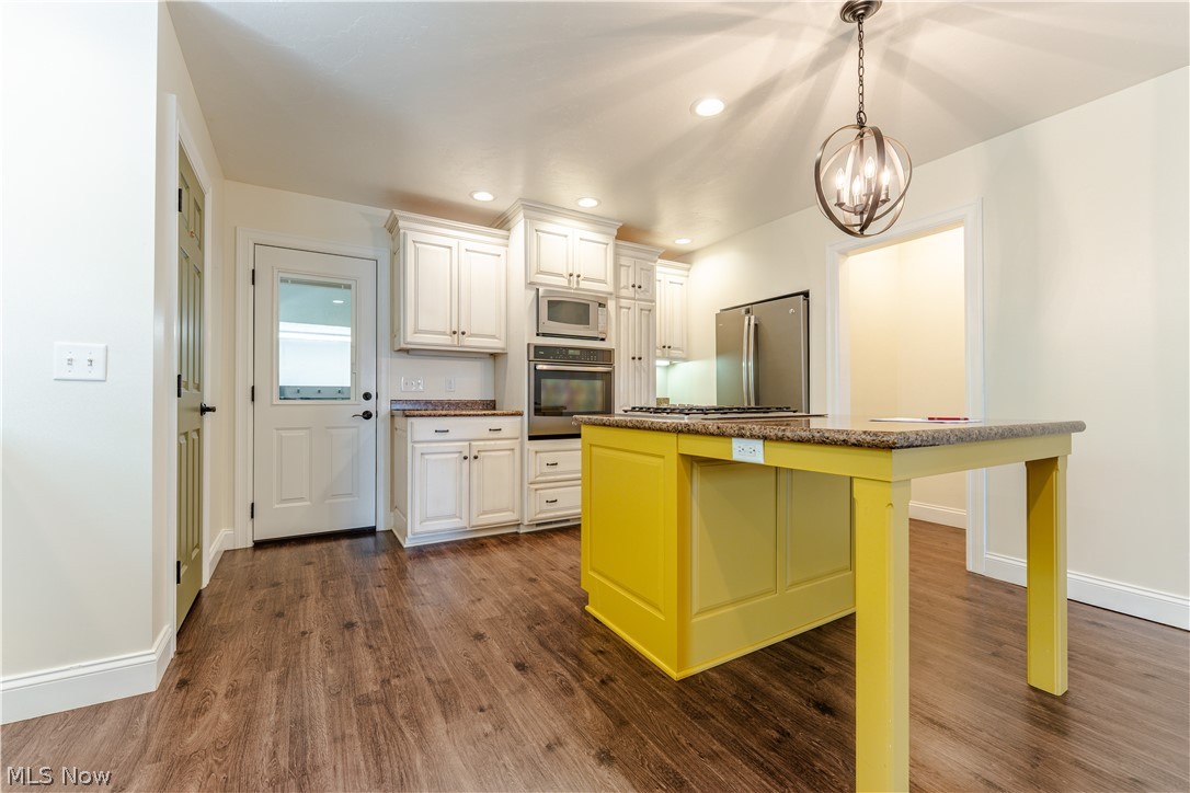 347 Bahlor St SW Sugarcreek OH 44681