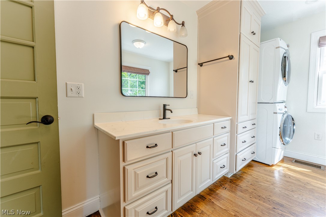 347 Bahlor St SW Sugarcreek OH 44681