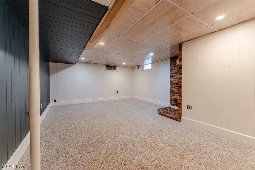 347 Bahlor St SW Sugarcreek OH 44681