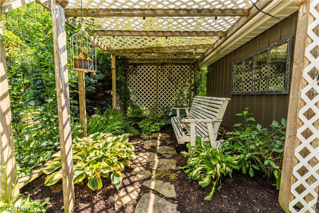 347 Bahlor St SW Sugarcreek OH 44681