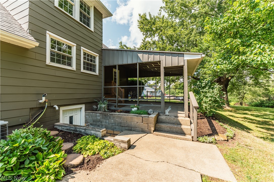 347 Bahlor St SW Sugarcreek OH 44681