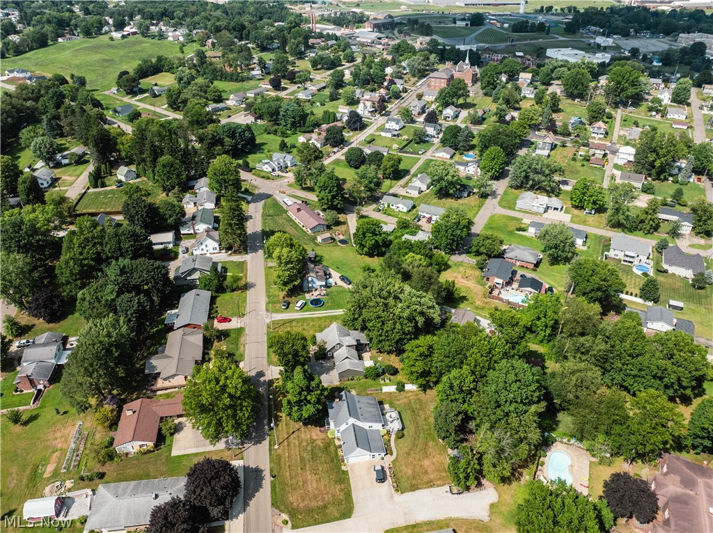 347 Bahlor St SW Sugarcreek OH 44681