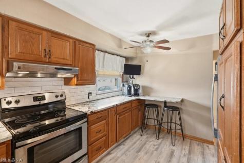 5066 W 6th Street Brooklyn Heights OH 44131