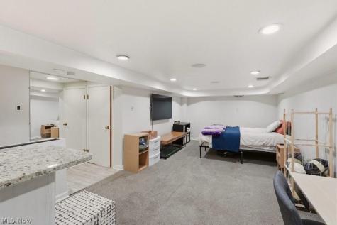 5066 W 6th Street Brooklyn Heights OH 44131