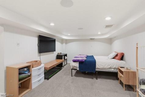 5066 W 6th Street Brooklyn Heights OH 44131