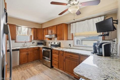 5066 W 6th Street Brooklyn Heights OH 44131