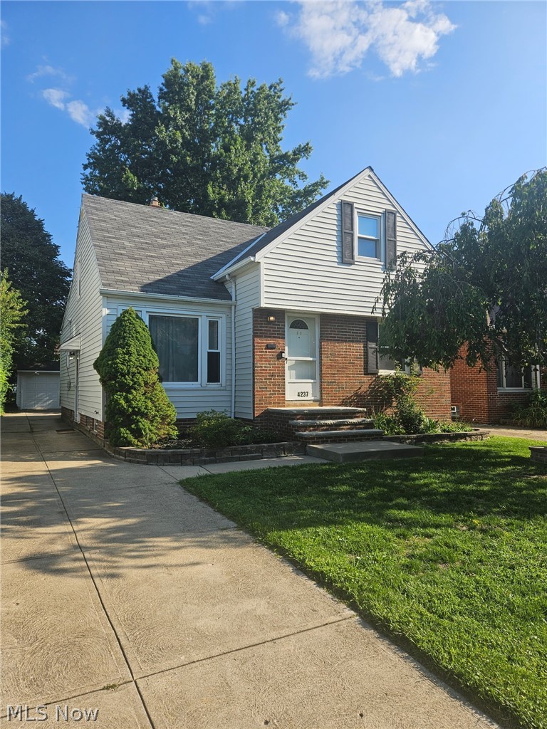 4237 Stonehaven Road South Euclid OH 44121