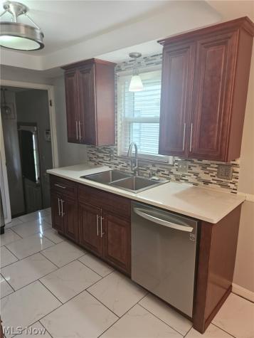 4237 Stonehaven Road South Euclid OH 44121