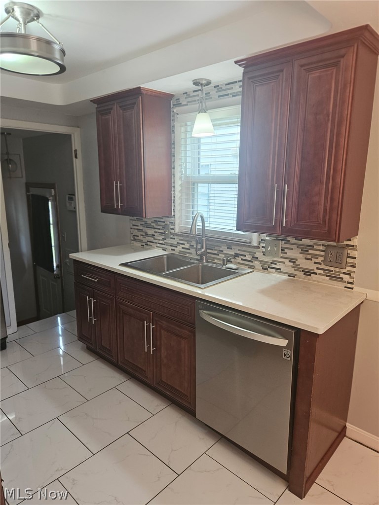 4237 Stonehaven Road South Euclid OH 44121