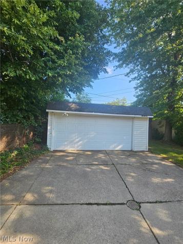 4237 Stonehaven Road South Euclid OH 44121