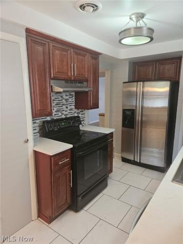 4237 Stonehaven Road South Euclid OH 44121