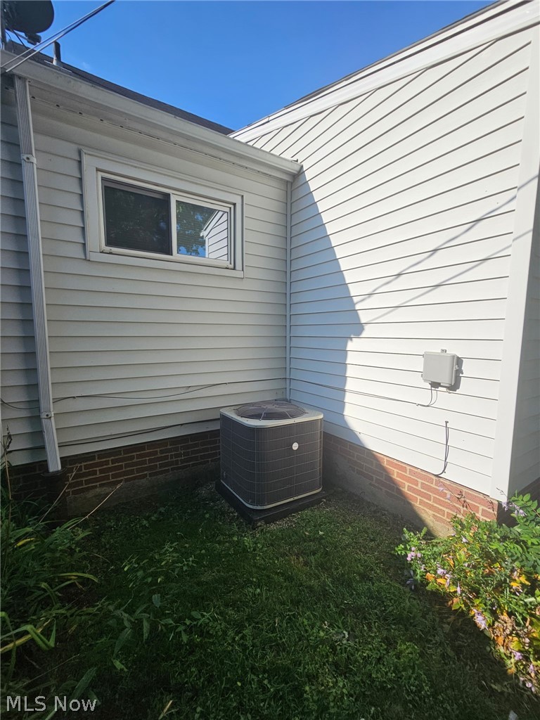 4237 Stonehaven Road South Euclid OH 44121