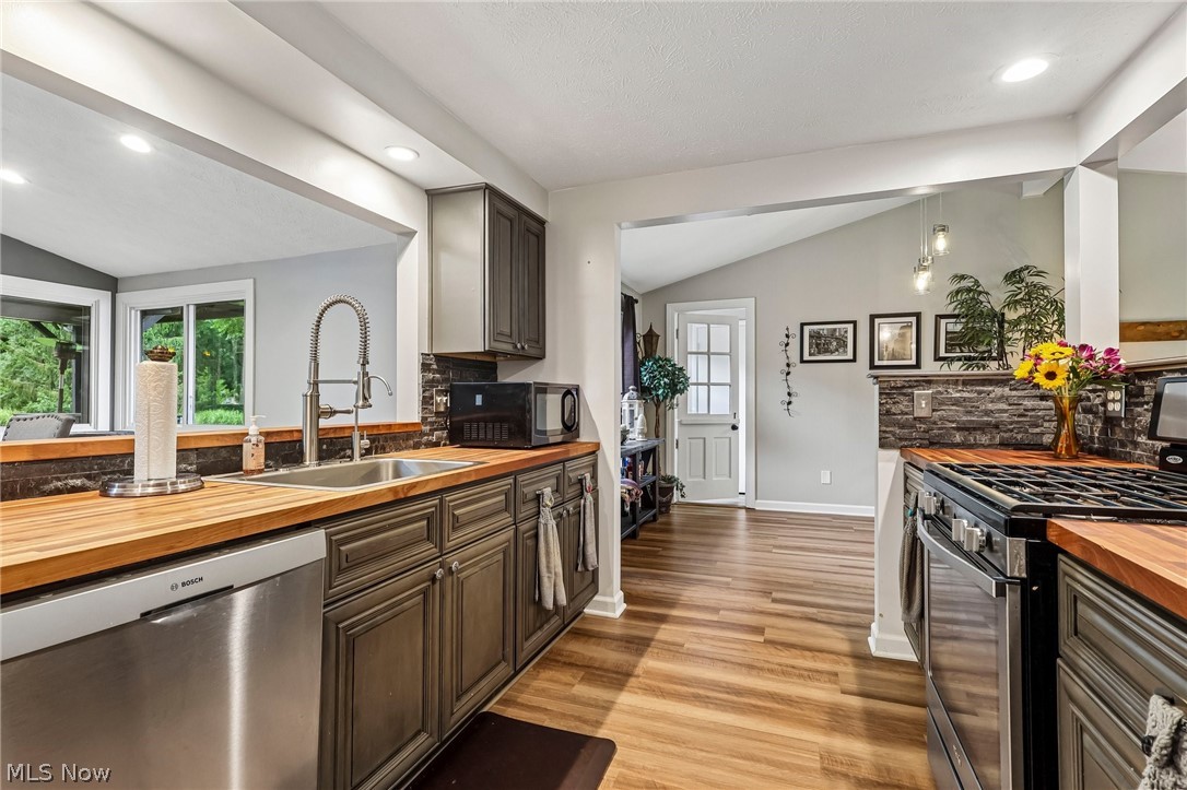 8559 Beacon Hill Drive Chagrin Falls OH 44023