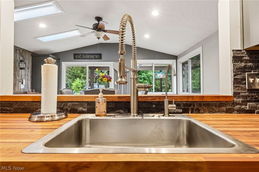 8559 Beacon Hill Drive Chagrin Falls OH 44023
