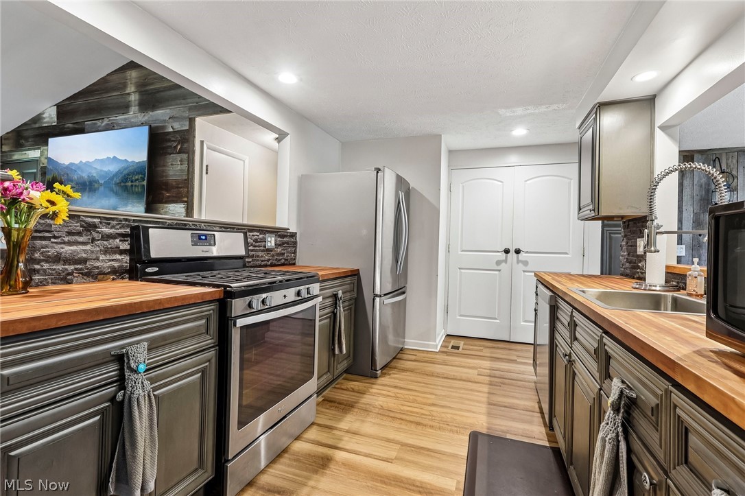 8559 Beacon Hill Drive Chagrin Falls OH 44023