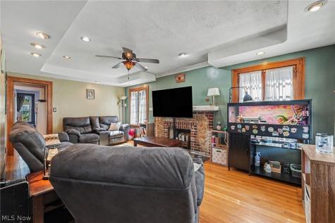 16901 Melgrave Avenue Cleveland OH 44135