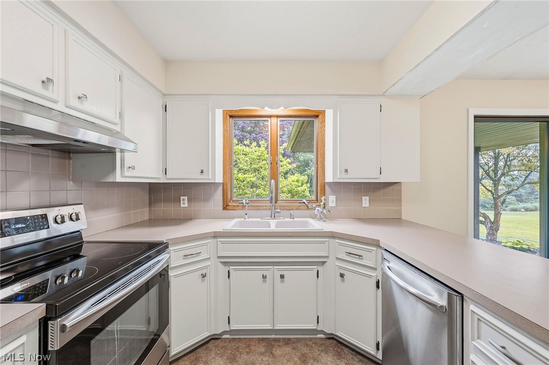 2411 Sucrose Drive Green OH 44312