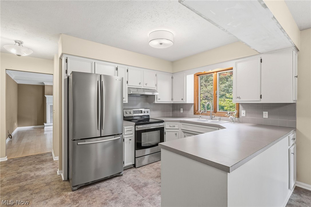 2411 Sucrose Drive Green OH 44312