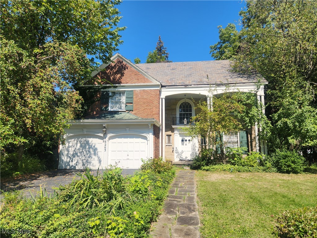 16263 Oakhill Road Cleveland Heights OH 44112
