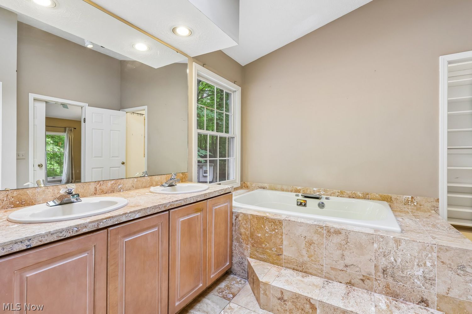 11499 Twin Mills Lane Chardon OH 44024