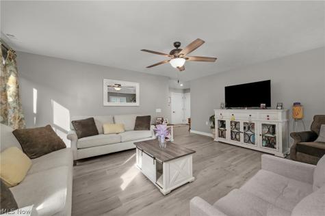 203 Hidden Cove Amherst OH 44001