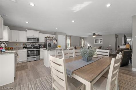 203 Hidden Cove Amherst OH 44001
